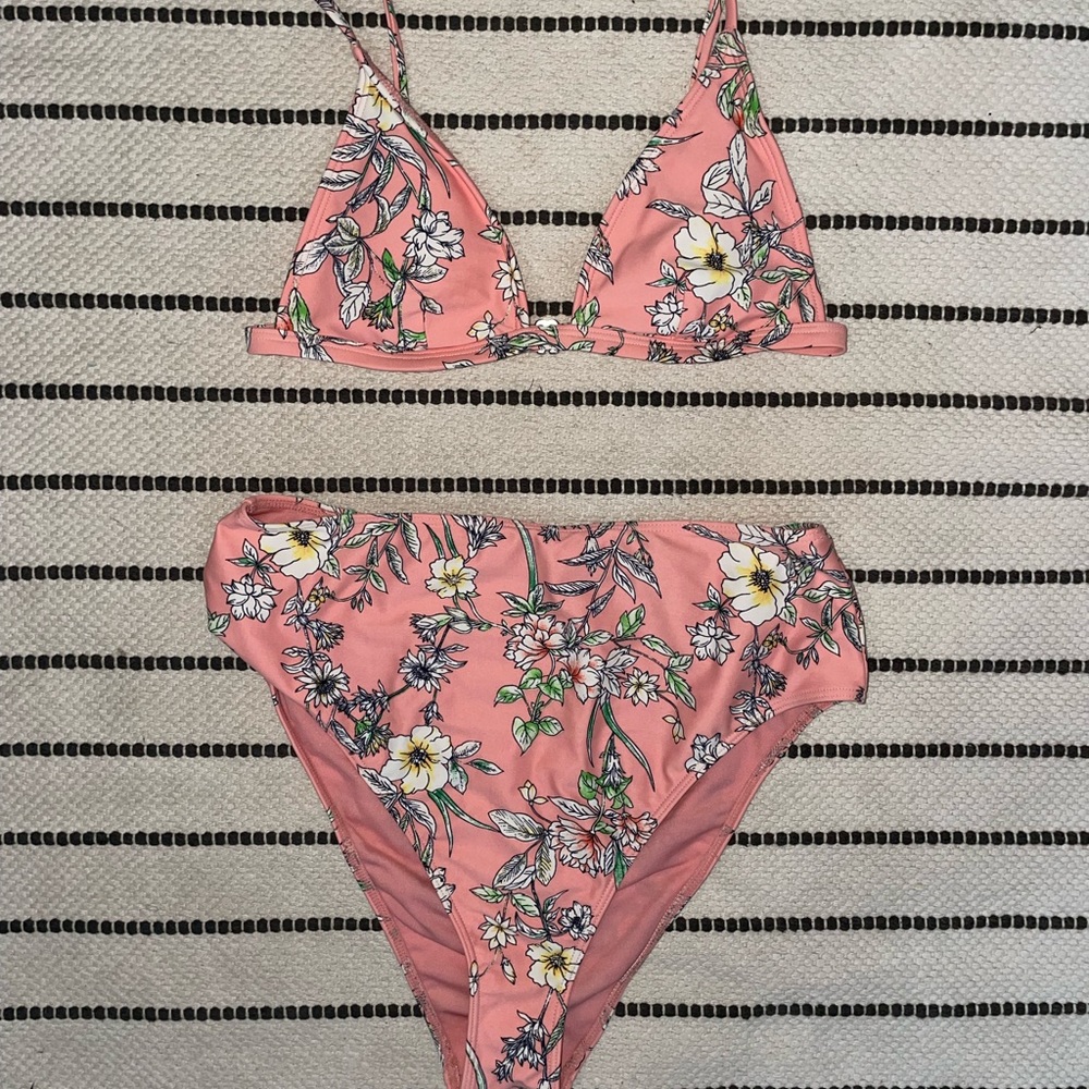 •• F21 Floral Bikini ••